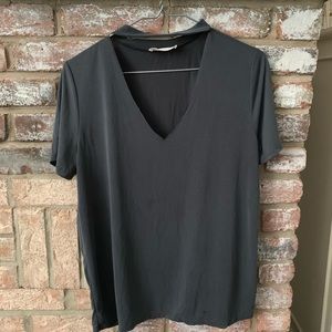 Short Sleeve Charcoal V Neck Tee with Choker